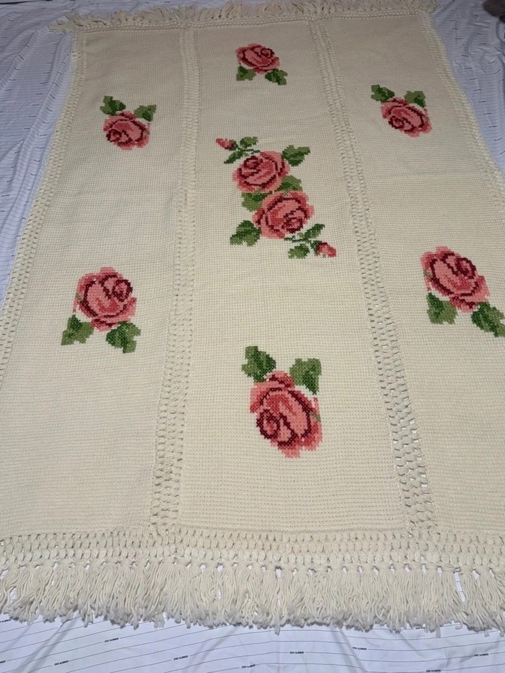 Beautiful Handmade Crocheted Afghan Pink Roses Ivory Floral Blanket 84x52